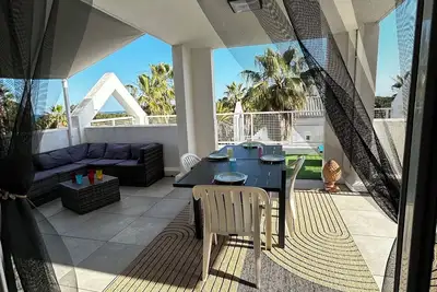 T3 Duplex - rénové en 2024 - Front de mer avec grande terrasse, vue sur la mer