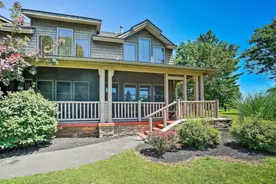 Image de Lac Conneaut Home w / Fire Pit 0. 7 Mi à la plage / parc