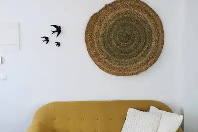 Image de Appartement traditionnel et central avec 2 lits doubles sur une place calme