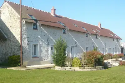 Image de La Ferme de Presles \"Côté Champs\" - 4 ch - 10 pers en plein coeur des champs