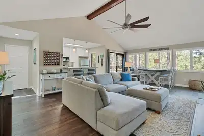 Image de Nouvelle liste! Bienvenue au nid d'aigle! Belle Golf Front Home sur Pinehurst # 6