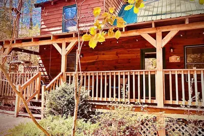 Image de Mountain View Cabin - Jacuzzi / Salle de jeux / Privé!