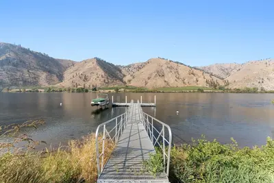 Image de Dog-friendly, maison au bord de la rivière w / quai partagé pour amarrage de bateau