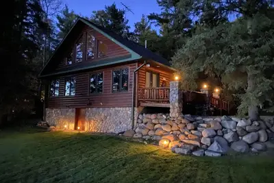 Image de Cabine confortable avec mise à l'eau privée sur le magnifique lac Howard