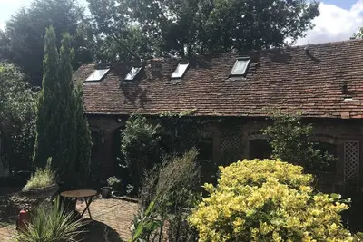 Image de Charmante maison de campagne confortable, conversion de grange avec jardin privé. Animaux acceptés