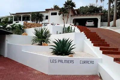 Image de Les Palmiers. Villa d'altitude en semaine résidentielle. très privé et luxueux