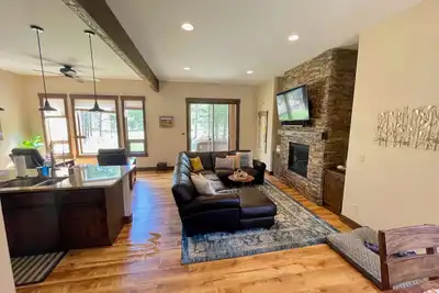 Image de Nouvelle villa de luxe sur mesure à Grand Park - Navette Wp Resort à 10 mètres!