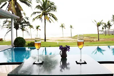 Image de 8br Beachfront Pool Villa In Ocean Resort