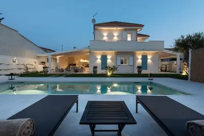 Image de Villa avec piscine à 200 mètres de la mer