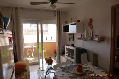 Image de petit immeuble de 2 etages avec ascenseur et pour personne a mobiliter réduite