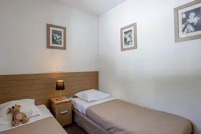 Image de Pied des pistes de ski, remise en forme, piscine, sauna, balcon, télévision, casier à ski, 42-44m²