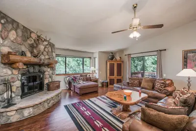 Image de Texas Trio Cabin, 3 chambres, cheminée, 6 couchages