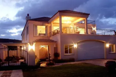 Image de Villa de vacances de luxe spacieuse, front de mer avec une vue imprenable - Plettenberg Bay