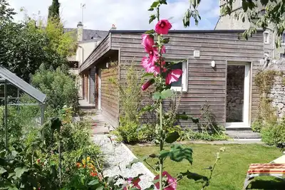 Image de Maison plain-pied dans jardin verdoyant centre de Dinan