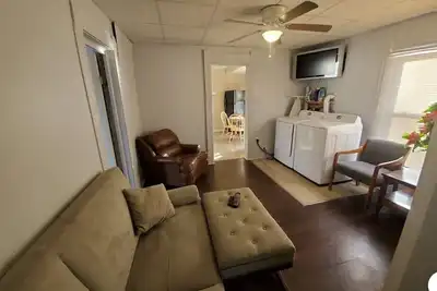 Image de 2bdrm Syracuse University vivant, près de Destiny.