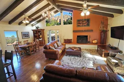 Image de * Nouveau * Quail Hollow Retreat - Niché contre le rocher rouge de Jack's Canyon