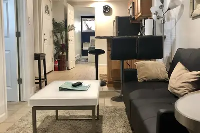 Image de Cozy 2 Bedroom Apt, 20 Mins from Nyc