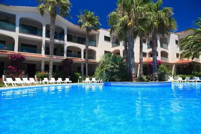 Image de Appartement dans Complexe Familial en Bord de Mer · Uhc Costa Linda