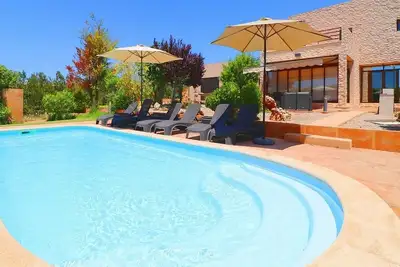 Image de Villa moderne de campagne avec piscine privée, idéalement située à seulement 6 minutes en voiture de la plage d'Es Trenc!