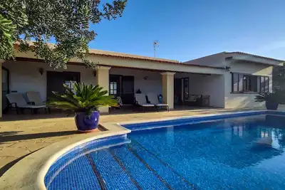 Image de Maison typique d'Ibiza, piscine privée, grands espaces pour le plaisir. Recommandé