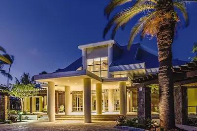 Image de Condo Tropical près de la plage!