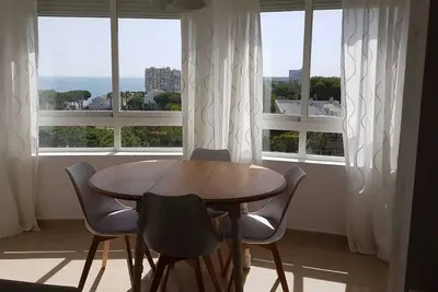 Image de Bel appartement face Ă la plage