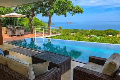 Image de Villa de luxe nouvellement construite -Picture Perfect View! !