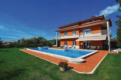 Image de Superbe maison à Sezana avec sauna