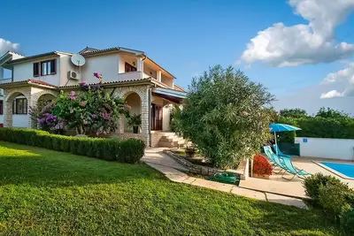 Image de Belle maison de 4 chambres à Pula