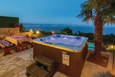 Image de Superbe maison à Medveja avec jacuzzi