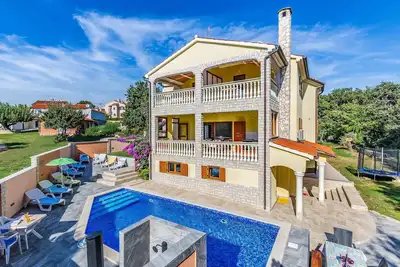 Image de Magnifique maison à Medulin avec WiFi