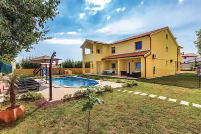 Image de Maison confortable à Medulin avec sauna