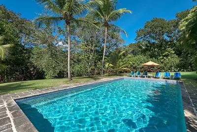 Evergreen, Sandy Lane Estate - Idéal pour couple et famille, Belle piscine et plage