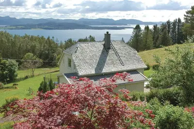 Image de Superbe maison à Tau avec vue sur la.