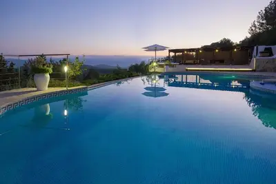 Image de Villa Es Buscastells - Private villa with pool per 12\/18 persons, free Wifi and Air Conditioned!