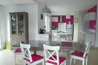 Image de Maison lumineuse à 200m de la plage avec jardin et terrasse