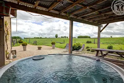 Image de Maison Authentique avec Spa et Animaux Acceptés