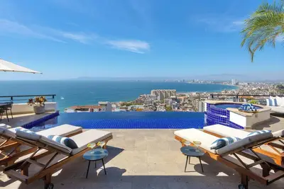 Image de Vues à couper le souffle sur Vallarta, cascade, piscine à débordement chauffée, cuisinier / personnel, Wifi gratuit, climatisation