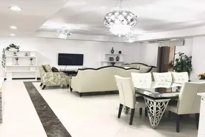 Image de Duplex de luxe 3 Br avec jardin privé