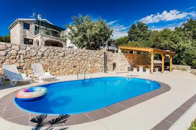 Image de Superbe maison à Krk avec WiFi