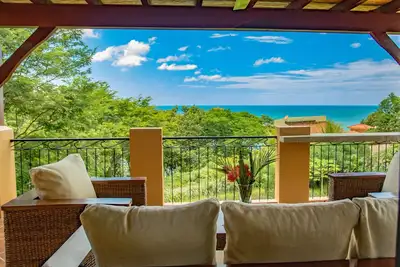 Image de Belle Maison Avec Vue Sur L'OCÉAN IDÉALE Pour Le Surf, Le Plaisir En Famille Ou Un Escapade Romantique