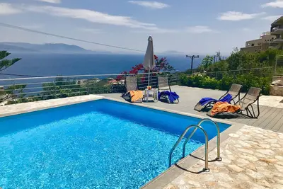 Image de Villa Calypso-Piscine privée-Idéal pour des vacances-Vue sur la mer-à seulement 45 min. d'Athènes