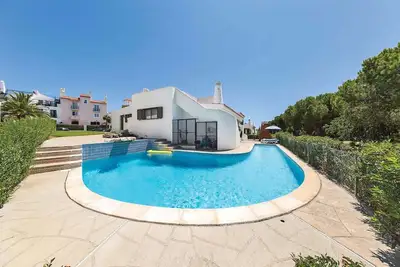 Image de Villa à Vilamoura avec piscine privée