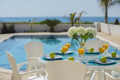 Image de Sunrise 11 - Seafront 3 Bedroom Villa