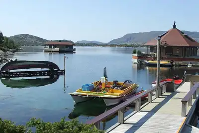 Image de Maison de vacances pour 8 a Kalvåg-By Traum