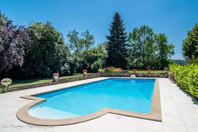 Image de Gite spacieux avec grande piscine privée