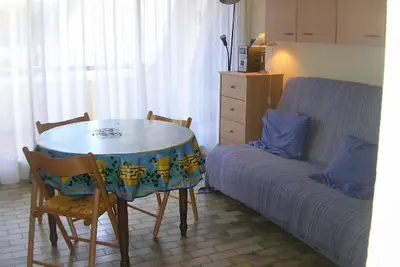 Image de Beau Et Grand Studio Cabine Climatise 27m2 + Loggia 17m2  +  Garage