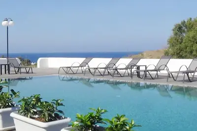 Villa de luxe de 3 chambres, à 200m de la célèbre plage de Monolithos!