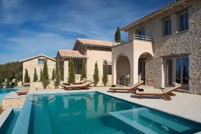 Image de Vue à couper le souffle sur la mer - Villa Supérieure