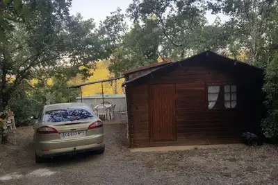 Image de chalet en pleine nature